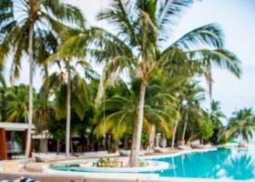 maledivy-hotel-amilla-fushi-266_ext_w_1.jpg