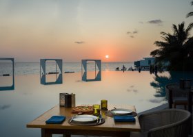 maledivy-hotel-amilla-maldives-525_ext_w_1.jpg