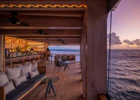 maledivy-hotel-amilla-maldives-529_ext_w_1.jpg