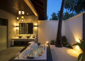 maledivy-hotel-atmosphere-kanifushi-040_ext_w_1.jpg