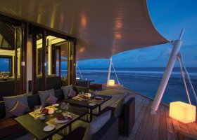 maledivy-hotel-atmosphere-kanifushi-130_ext_w_1.jpg