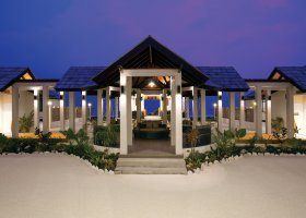 maledivy-hotel-atmosphere-kanifushi-149_ext_w_1.jpg
