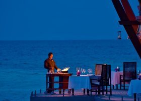 maledivy-hotel-baros-maldives-327_ext_w_1.jpg