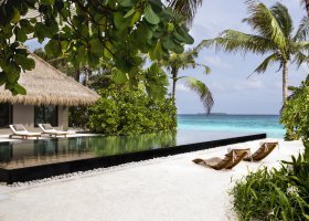 maledivy-hotel-cheval-blanc-randheli-033_ext_w_1.jpg