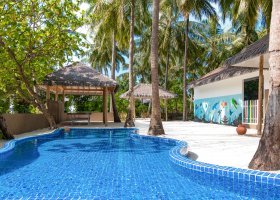 maledivy-hotel-cocoon-maldives-397_ext_w_1.jpeg