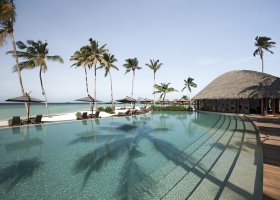 maledivy-hotel-constance-halaveli-resort-220_ext_w_1.jpg