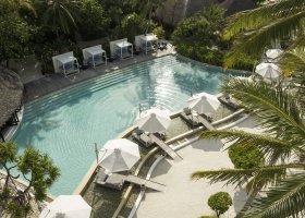 maledivy-hotel-constance-halaveli-resort-221_ext_w_1.jpg