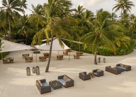 maledivy-hotel-constance-halaveli-resort-336_ext_w_1.jpg