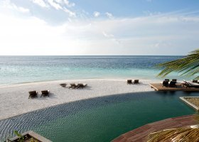 maledivy-hotel-constance-moofushi-resort-127_ext_w_1.jpg