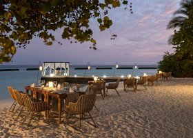 maledivy-hotel-constance-moofushi-resort-186_ext_w_1.jpg