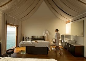 maledivy-hotel-constance-moofushi-resort-203_ext_w_1.jpg