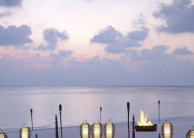 maledivy-hotel-dusit-thani-maldives-263_ext_w_1.jpg