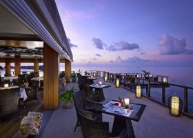 maledivy-hotel-dusit-thani-maldives-271_ext_w_1.jpg