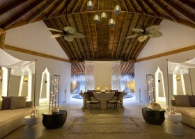 maledivy-hotel-dusit-thani-maldives-292_ext_w_1.jpg