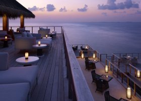 maledivy-hotel-dusit-thani-maldives-306_ext_w_1.jpg
