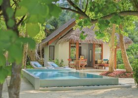 maledivy-hotel-dusit-thani-maldives-461_ext_w_1.jpg