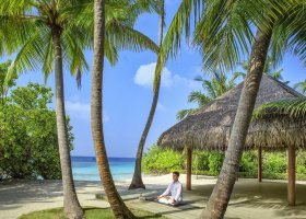 maledivy-hotel-dusit-thani-maldives-480_ext_w_1.jpg