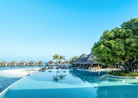 maledivy-hotel-dusit-thani-maldives-483_ext_w_1.jpg