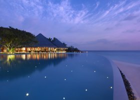 maledivy-hotel-dusit-thani-maldives-485_ext_w_1.jpg
