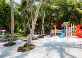 maledivy-hotel-dusit-thani-maldives-489_ext_w_1.jpeg