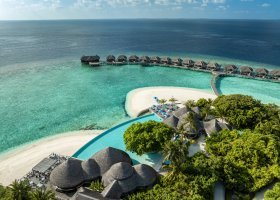 maledivy-hotel-dusit-thani-maldives-496_ext_w_1.jpg
