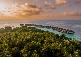 maledivy-hotel-dusit-thani-maldives-497_ext_w_1.jpg