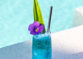 maledivy-hotel-dusit-thani-maldives-519_ext_w_1.jpg
