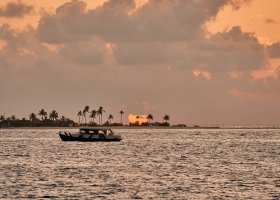 maledivy-hotel-finolhu-180_ext_w_1.jpg