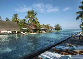 maledivy-hotel-four-seasons-landaa-giraavaru-047_ext_w_1.jpg