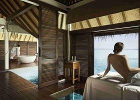 maledivy-hotel-four-seasons-landaa-giraavaru-080_ext_w_1.jpg