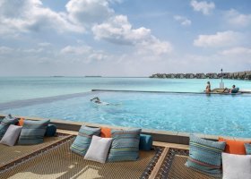 maledivy-hotel-four-seasons-landaa-giraavaru-101_ext_w_1.jpg