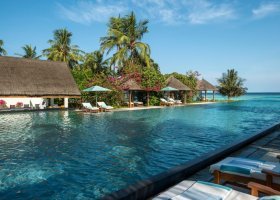maledivy-hotel-four-seasons-landaa-giraavaru-124_ext_w_1.jpg