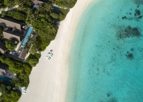 maledivy-hotel-four-seasons-landaa-giraavaru-189_ext_w_1.jpg