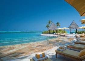 maledivy-hotel-four-seasons-resort-kuda-huraa-027_ext_w_1.jpg
