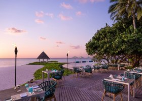 maledivy-hotel-four-seasons-resort-kuda-huraa-034_ext_w_1.jpg