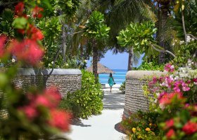 maledivy-hotel-four-seasons-resort-kuda-huraa-082_ext_w_1.jpg