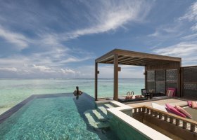 maledivy-hotel-four-seasons-resort-kuda-huraa-088_ext_w_1.jpg