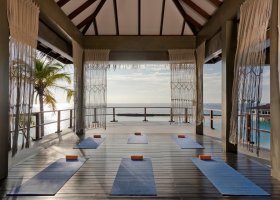 maledivy-hotel-grand-park-kodhipparu-284_ext_w_1.jpg