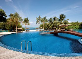 maledivy-hotel-hideaway-beach-resort-spa-120_ext_w_1.jpg