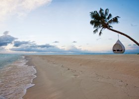 maledivy-hotel-hideaway-beach-resort-spa-130_ext_w_1.jpg