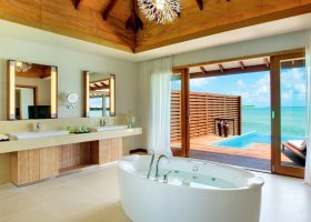maledivy-hotel-hideaway-beach-resort-spa-139_ext_w_1.jpg
