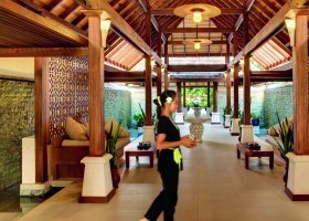 maledivy-hotel-hideaway-beach-resort-spa-233_ext_w_1.jpg