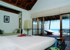 maledivy-hotel-huvafen-fushi-183_ext_w_1.jpg