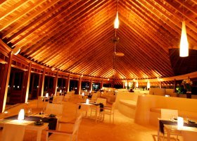 maledivy-hotel-huvafen-fushi-228_ext_w_1.jpg