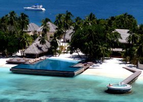 maledivy-hotel-huvafen-fushi-248_ext_w_1.jpg