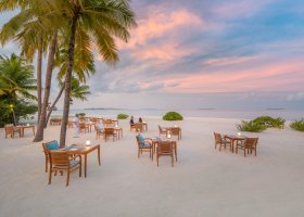 maledivy-hotel-ja-manafaru-184_ext_w_1.jpg