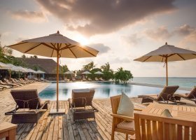 maledivy-hotel-kudafushi-225_ext_w_1.jpg