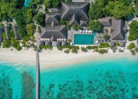 maledivy-hotel-kudafushi-451_ext_w_1.jpg