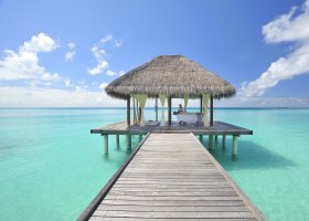 maledivy-hotel-kuramathi-island-resort-105_ext_w_1.jpg