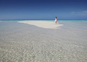 maledivy-hotel-kuramathi-island-resort-115_ext_w_1.jpg